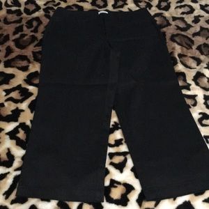 Gently used Dockers capris size 8 in black